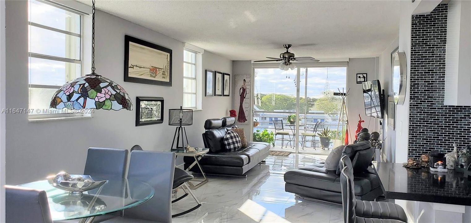 Recently Rented: $2,300 (2 beds, 2 baths, 1092 Square Feet)