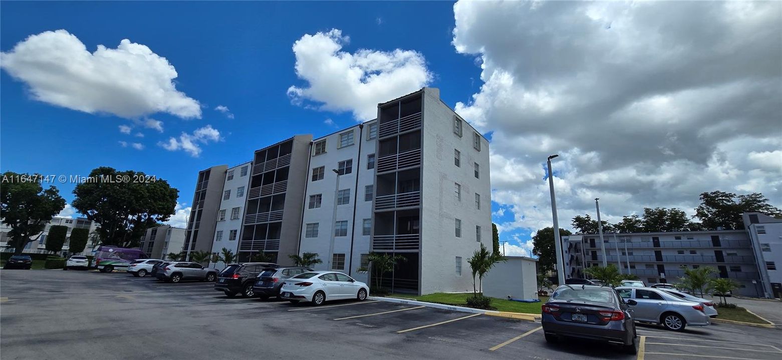 Recently Rented: $2,300 (2 beds, 2 baths, 1092 Square Feet)