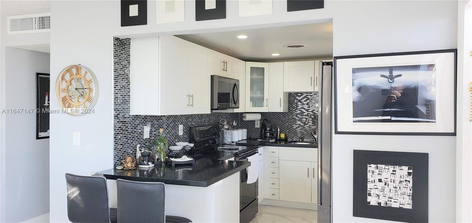 Recently Rented: $2,300 (2 beds, 2 baths, 1092 Square Feet)