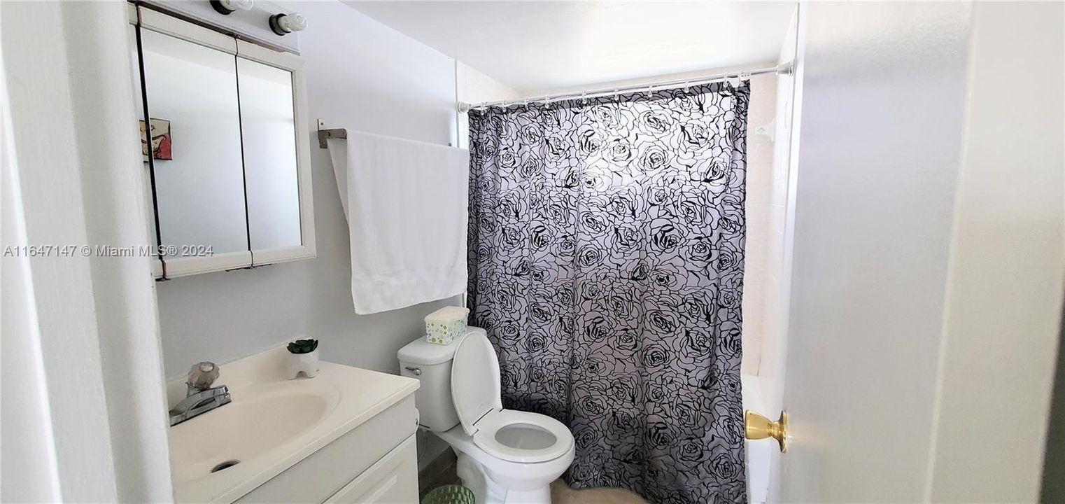 Recently Rented: $2,300 (2 beds, 2 baths, 1092 Square Feet)