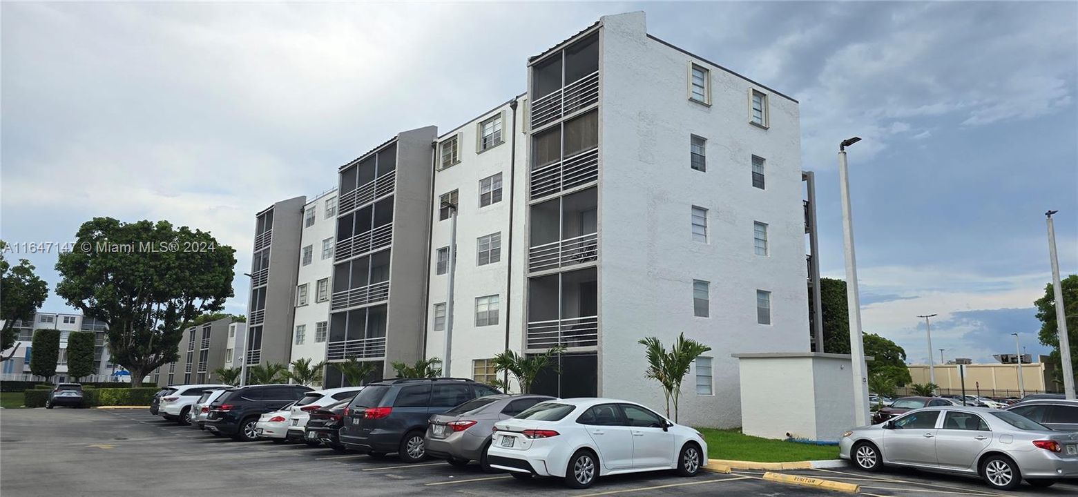 Recently Rented: $2,300 (2 beds, 2 baths, 1092 Square Feet)