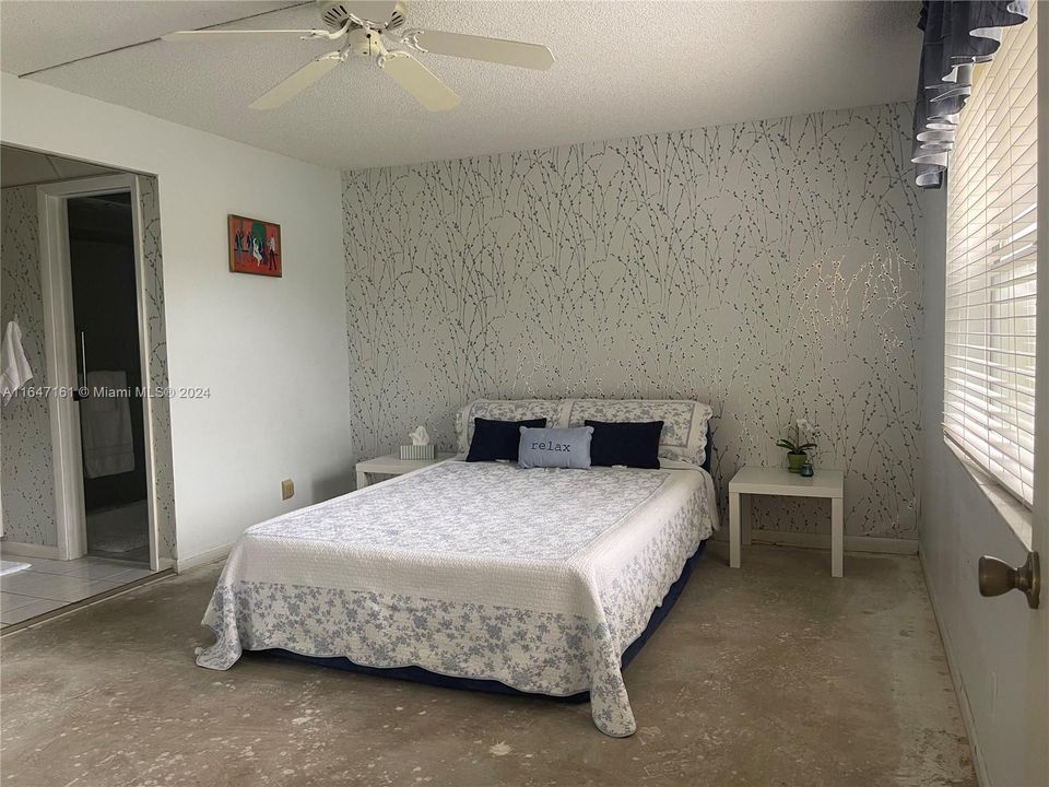 For Sale: $139,999 (2 beds, 2 baths, 1025 Square Feet)