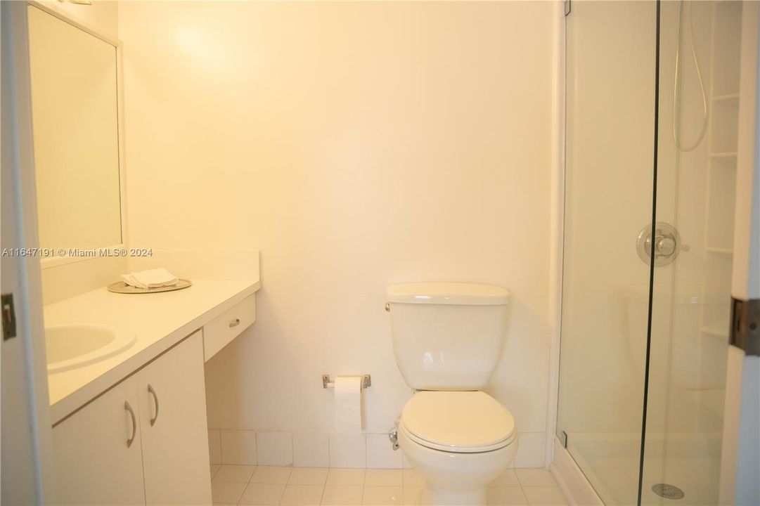 Active With Contract: $290,000 (2 beds, 2 baths, 800 Square Feet)