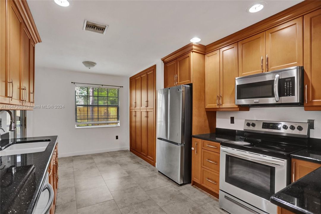 For Sale: $499,000 (3 beds, 2 baths, 1442 Square Feet)