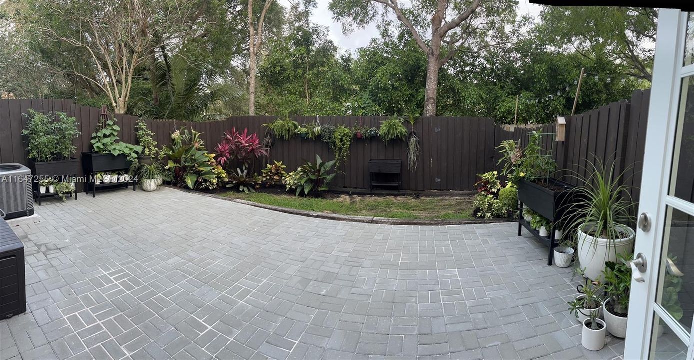 Recently Rented: $3,250 (3 beds, 2 baths, 1475 Square Feet)