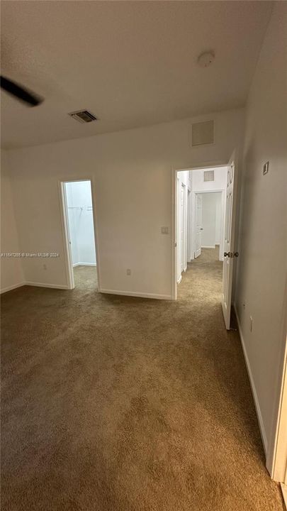 Recently Rented: $3,250 (3 beds, 2 baths, 1475 Square Feet)