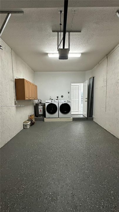 Recently Rented: $3,250 (3 beds, 2 baths, 1475 Square Feet)