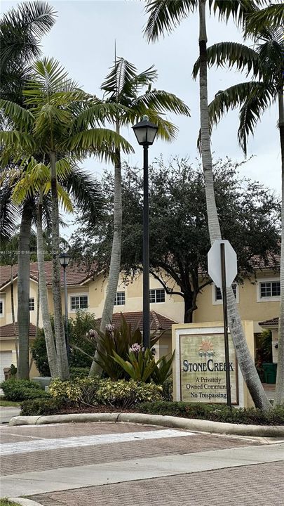 Recently Rented: $3,250 (3 beds, 2 baths, 1475 Square Feet)