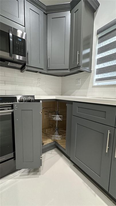 Recently Rented: $3,250 (3 beds, 2 baths, 1475 Square Feet)