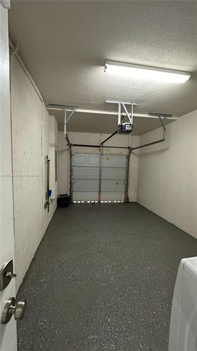 Recently Rented: $3,250 (3 beds, 2 baths, 1475 Square Feet)