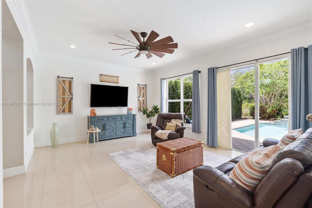 Active With Contract: $915,000 (5 beds, 3 baths, 3381 Square Feet)