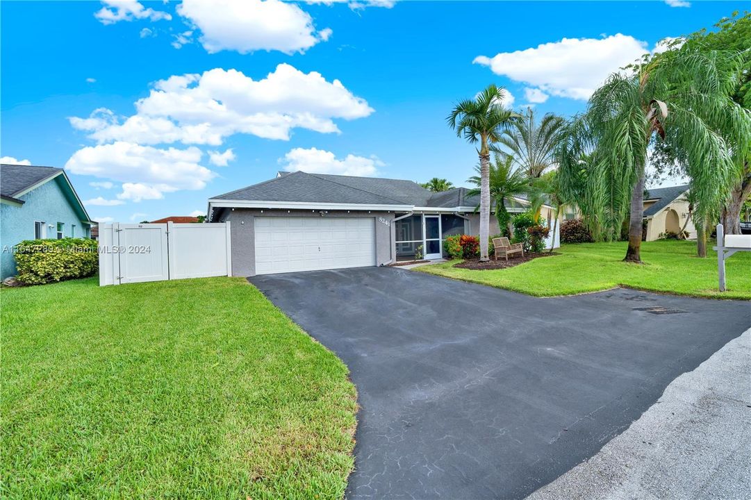 Active With Contract: $599,999 (3 beds, 2 baths, 1853 Square Feet)