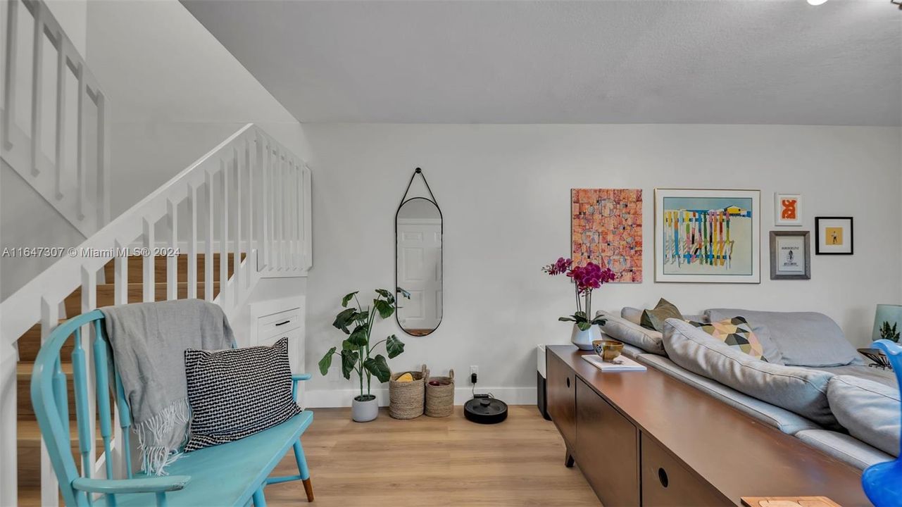 Active With Contract: $440,000 (2 beds, 2 baths, 1264 Square Feet)