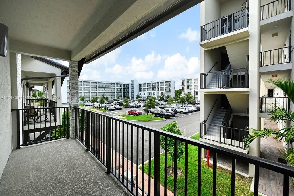 Recently Sold: $680,000 (3 beds, 2 baths, 1604 Square Feet)