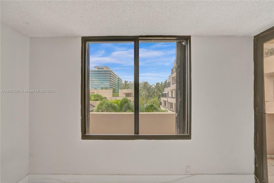 Active With Contract: $997,000 (2 beds, 2 baths, 1653 Square Feet)