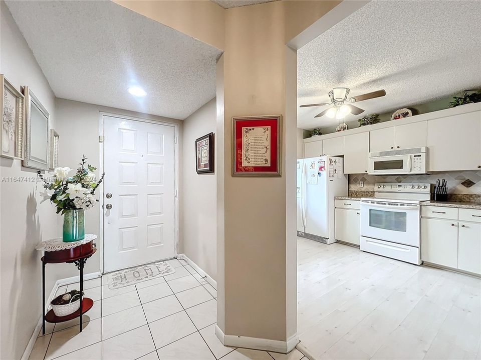 For Sale: $184,999 (2 beds, 2 baths, 1444 Square Feet)