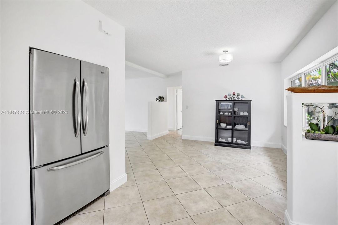 For Sale: $559,000 (2 beds, 1 baths, 1020 Square Feet)