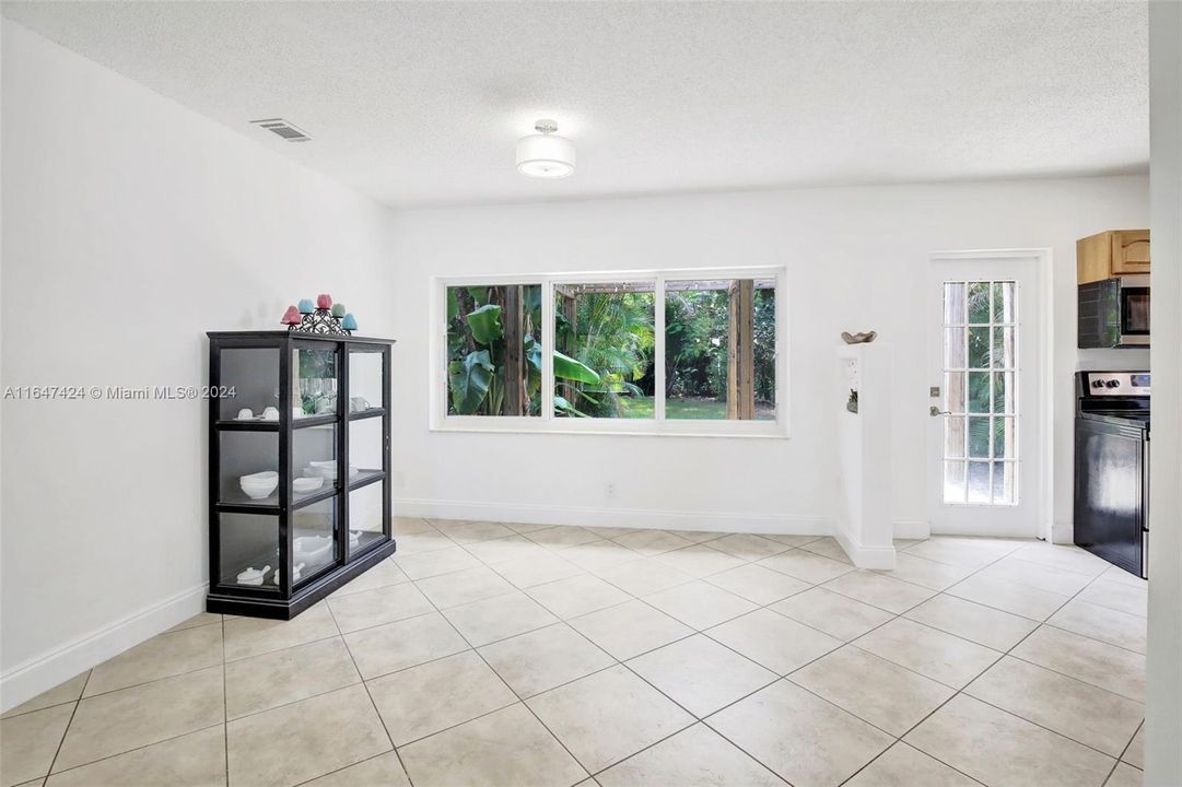 For Sale: $559,000 (2 beds, 1 baths, 1020 Square Feet)