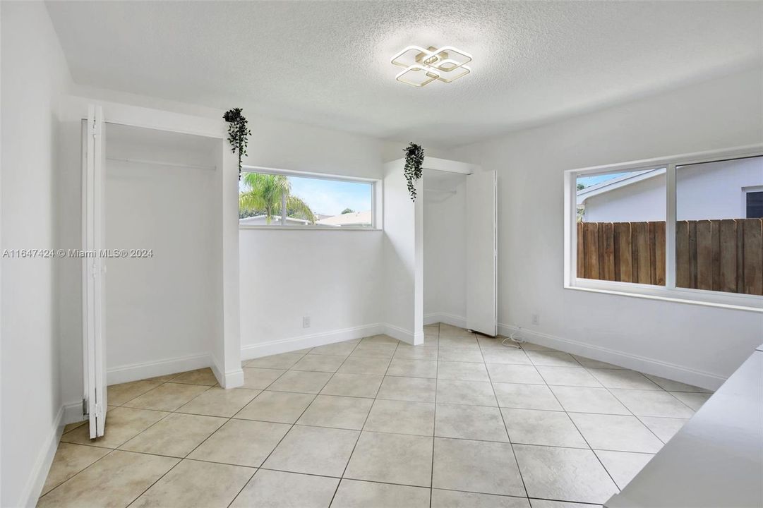 For Sale: $559,000 (2 beds, 1 baths, 1020 Square Feet)