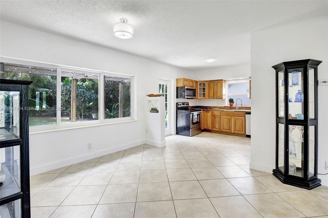 For Sale: $559,000 (2 beds, 1 baths, 1020 Square Feet)