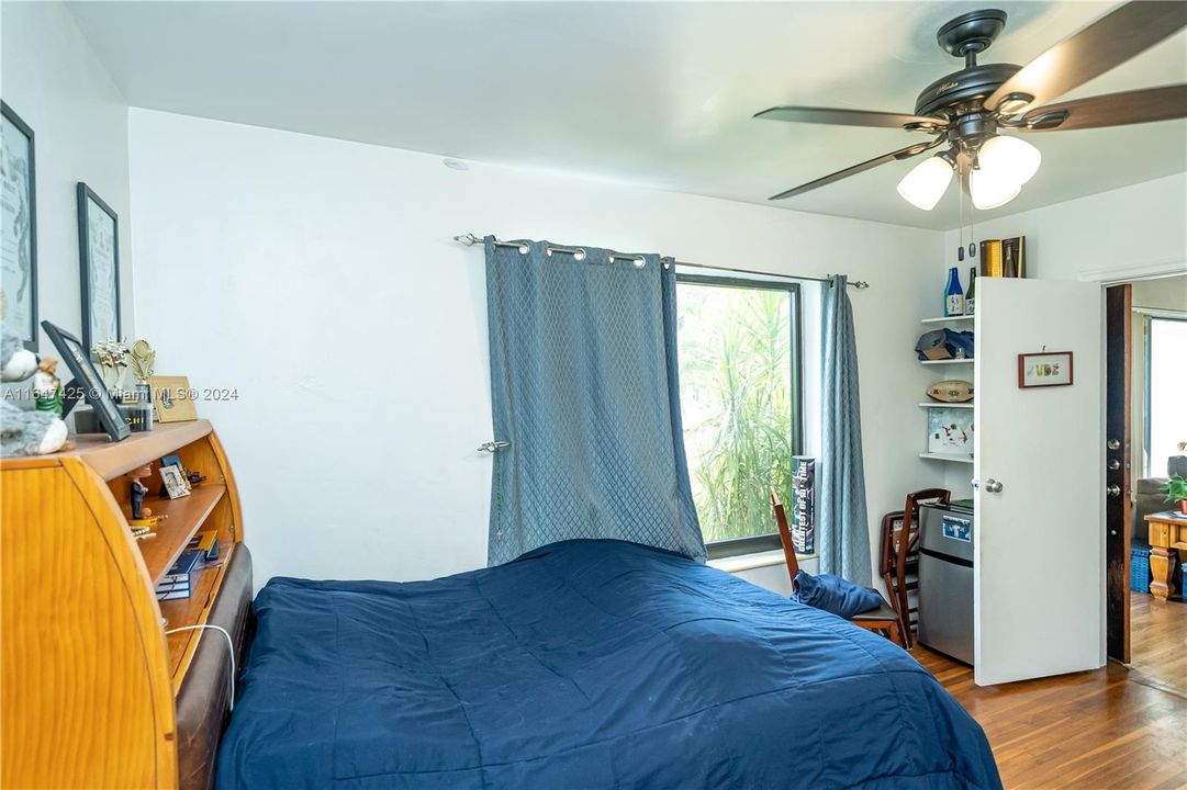 For Sale: $1,100,000 (3 beds, 2 baths, 1396 Square Feet)