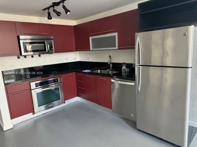 For Sale: $385,000 (1 beds, 1 baths, 978 Square Feet)