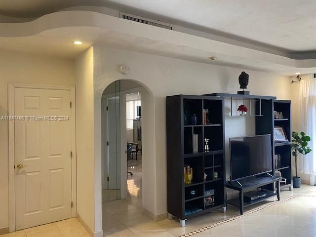 Recently Rented: $3,300 (1 beds, 1 baths, 993 Square Feet)