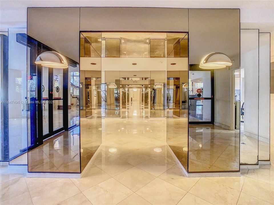 Recently Rented: $3,300 (1 beds, 1 baths, 993 Square Feet)