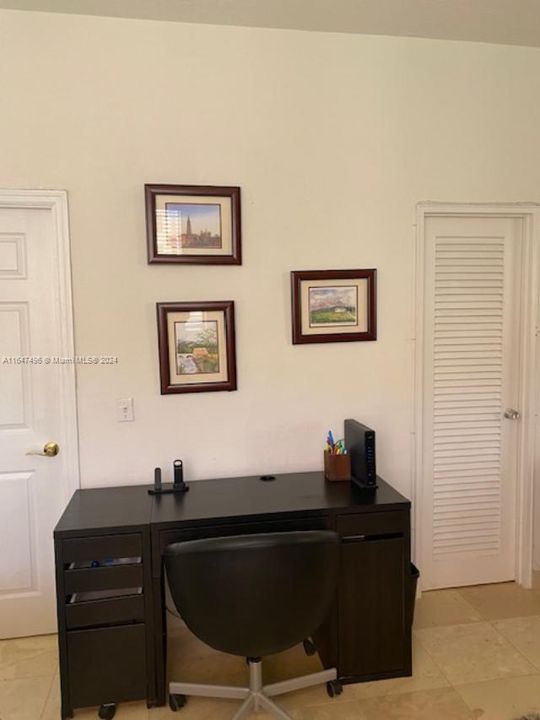 Recently Rented: $3,300 (1 beds, 1 baths, 993 Square Feet)