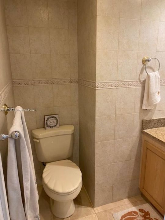 Recently Rented: $3,300 (1 beds, 1 baths, 993 Square Feet)