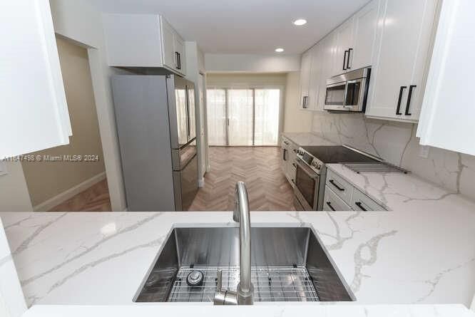 For Rent: $3,850 (2 beds, 2 baths, 1321 Square Feet)