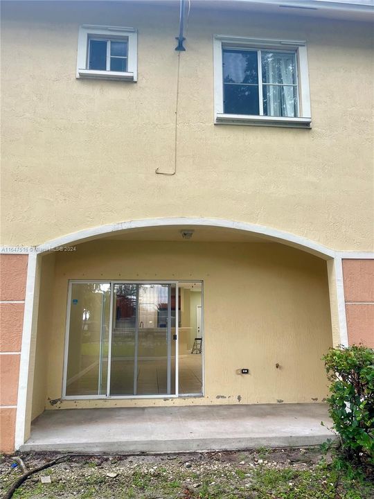 Recently Rented: $2,750 (3 beds, 2 baths, 1428 Square Feet)