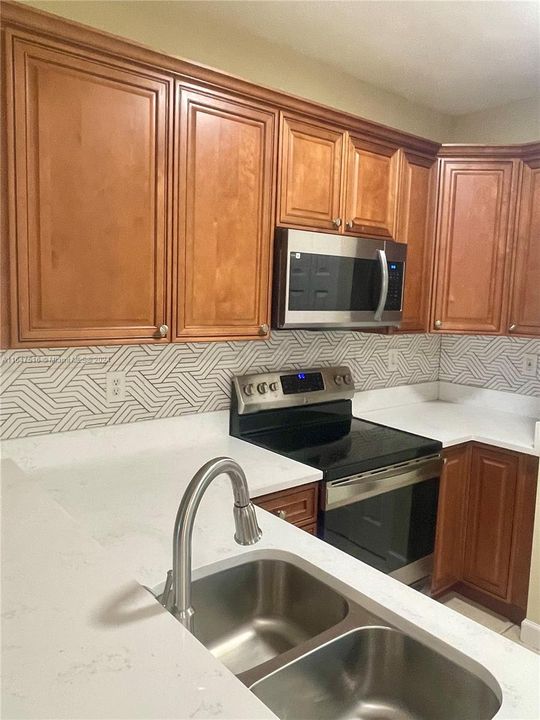 Recently Rented: $2,750 (3 beds, 2 baths, 1428 Square Feet)