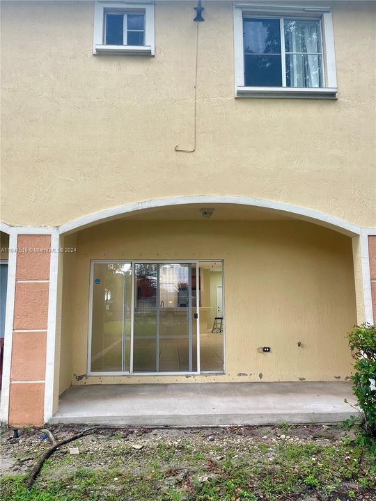 Recently Rented: $2,750 (3 beds, 2 baths, 1428 Square Feet)