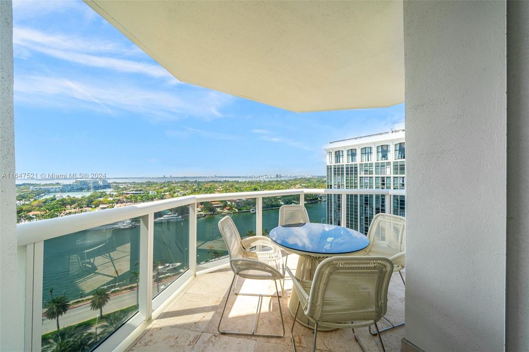 Active With Contract: $7,600 (2 beds, 2 baths, 1380 Square Feet)