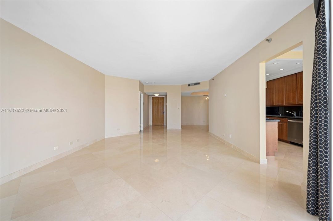 For Sale: $599,000 (2 beds, 2 baths, 1622 Square Feet)