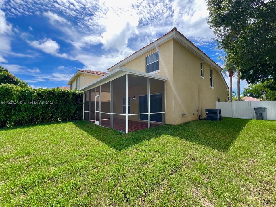 Active With Contract: $539,999 (3 beds, 2 baths, 1716 Square Feet)