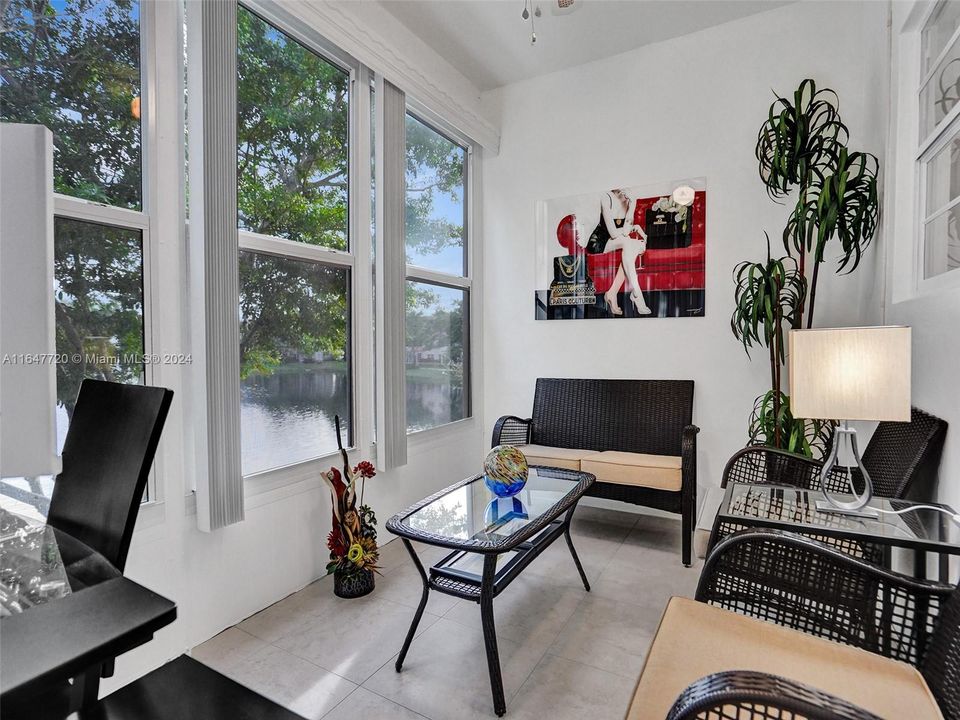 Active With Contract: $125,000 (1 beds, 1 baths, 684 Square Feet)