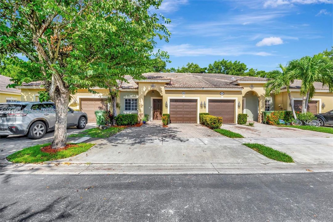 Active With Contract: $2,300 (3 beds, 2 baths, 1258 Square Feet)