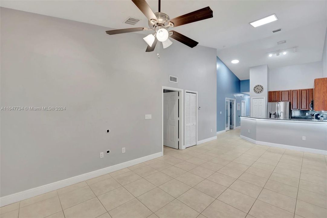 Active With Contract: $2,300 (3 beds, 2 baths, 1258 Square Feet)