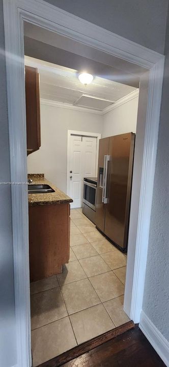 Active With Contract: $1,600 (2 beds, 1 baths, 3515 Square Feet)