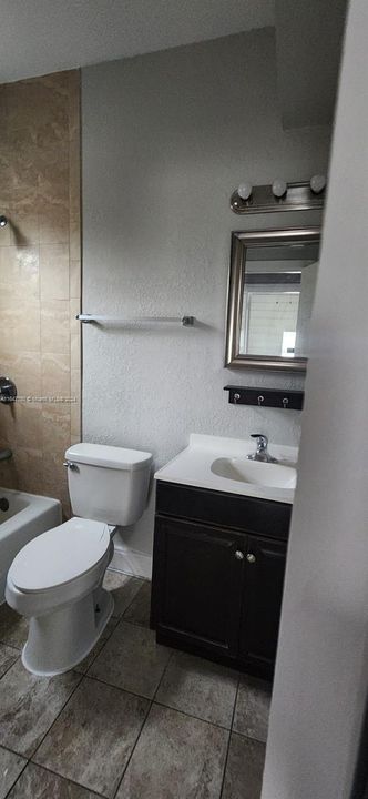 Active With Contract: $1,600 (2 beds, 1 baths, 3515 Square Feet)