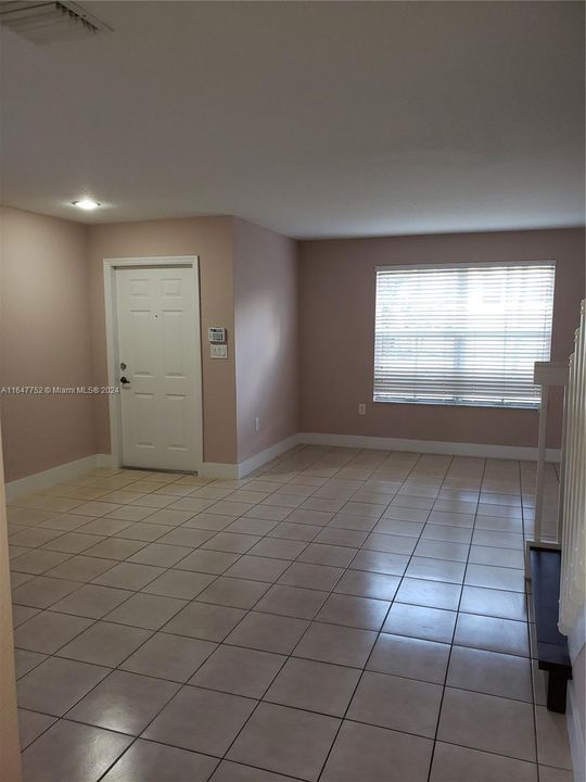 Active With Contract: $2,850 (3 beds, 2 baths, 1697 Square Feet)