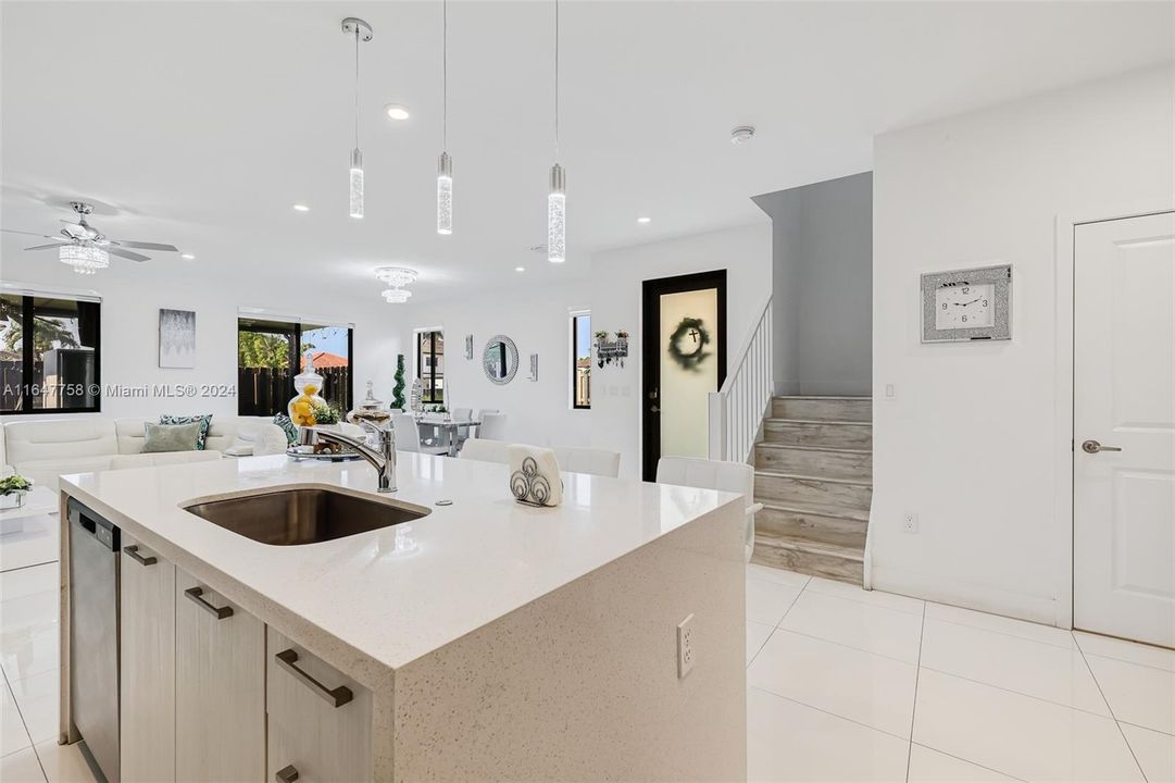 Active With Contract: $679,000 (4 beds, 3 baths, 2254 Square Feet)