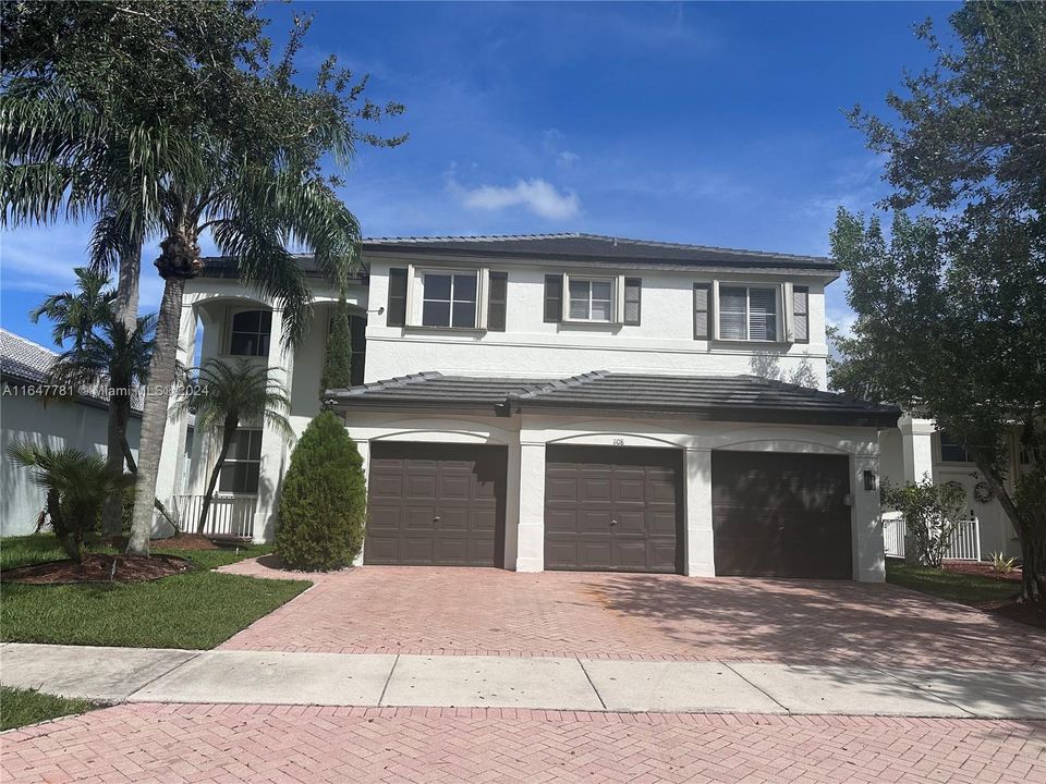 For Sale: $1,260,000 (5 beds, 3 baths, 2905 Square Feet)