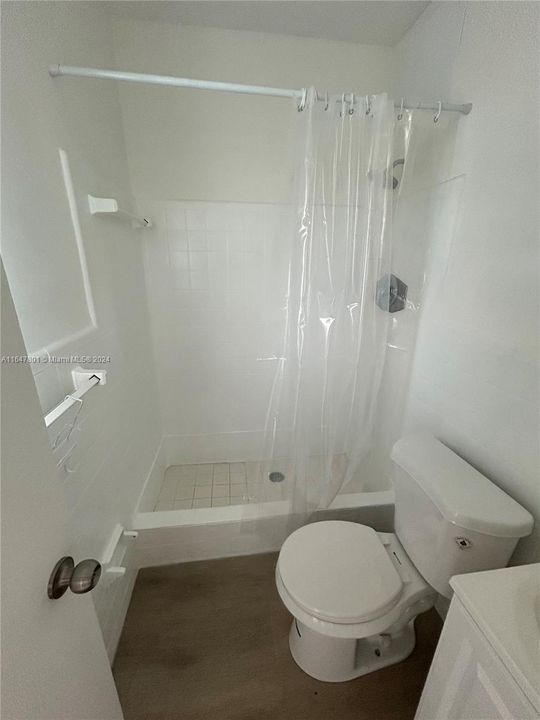 En Renta: $1,200 (0 camas, 1 baños, 0 Pies cuadrados)