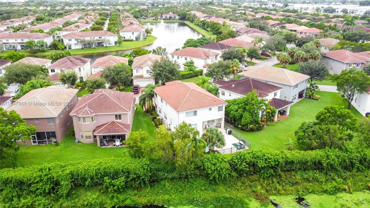 Active With Contract: $599,000 (5 beds, 3 baths, 3052 Square Feet)