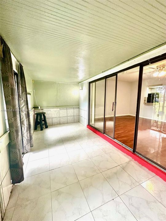 Activo con contrato: $220,000 (2 camas, 2 baños, 1428 Pies cuadrados)