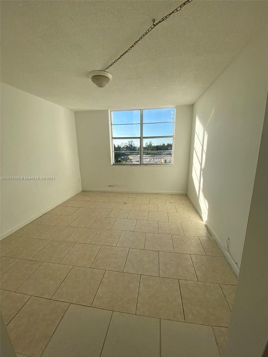 Active With Contract: $155,000 (2 beds, 2 baths, 1175 Square Feet)