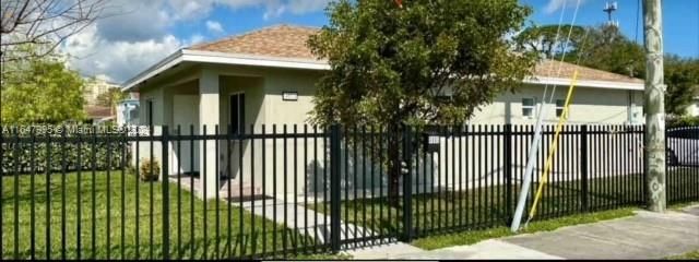 For Sale: $525,000 (4 beds, 2 baths, 1212 Square Feet)